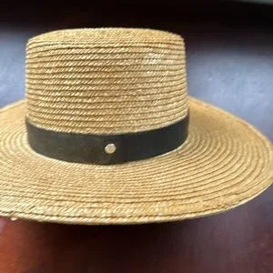 Gently worn Janessa Leone Boaters straw hat Janessa Leone Klint Straw Boater Hat Natural with Gray Suede  main image 2